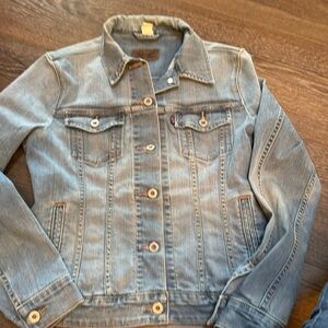 Vintage Levi’s Jean jacket size medium